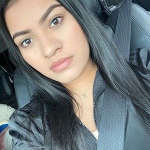 Meet your Posher, Yesica